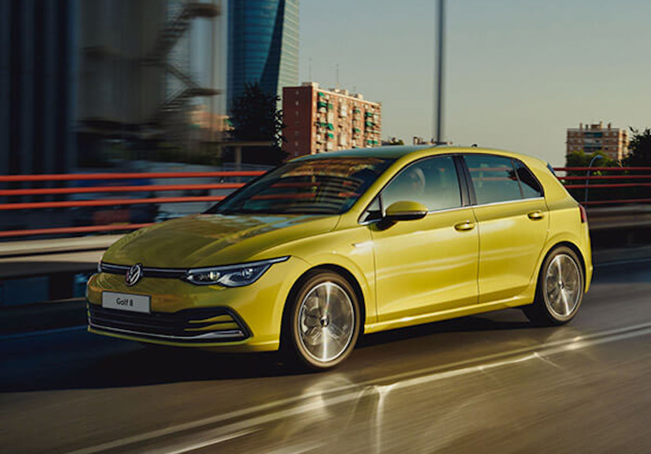 Volkswagen Golf 8 ibrida a 299 euro al mese con finanziamento