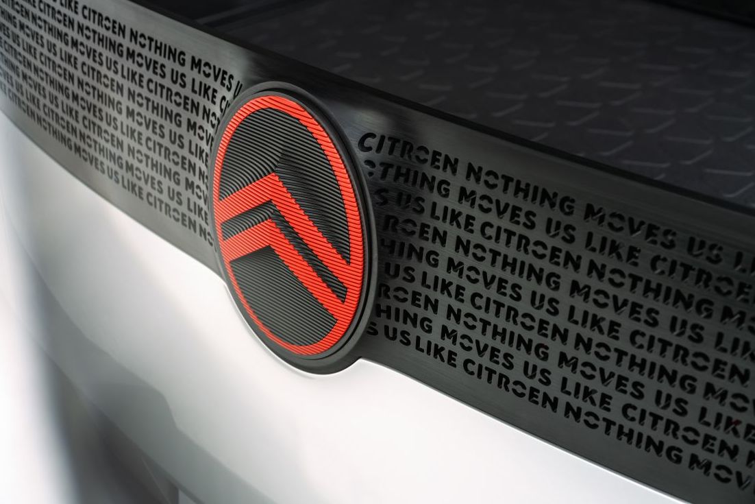 Citroen: svelato il nuovo logo, più moderno e contemporaneo