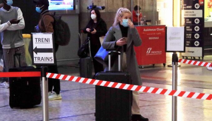 Mascherine su bus, metro e treni: il 30 settembre scadrà l’obbligo