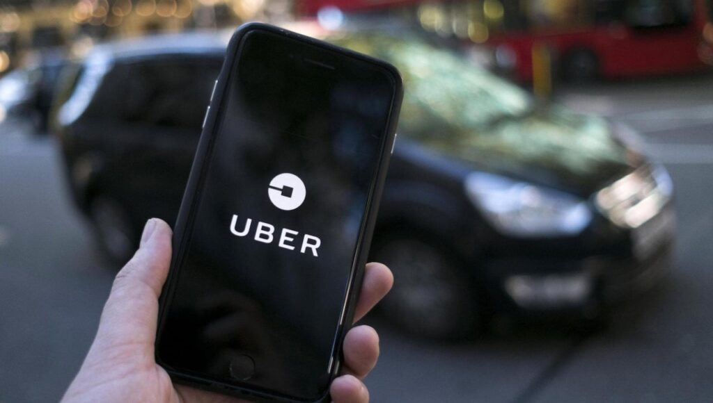 Uber non accetterà più auto termiche dal 2030