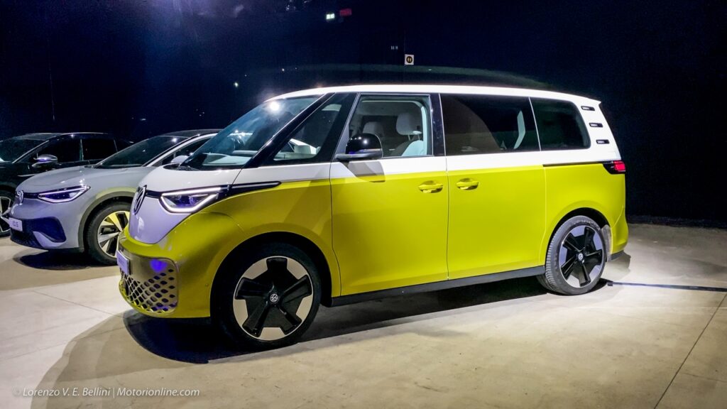 Volkswagen ID.Buzz: il van elettrico in Italia a partire da 66.000 euro