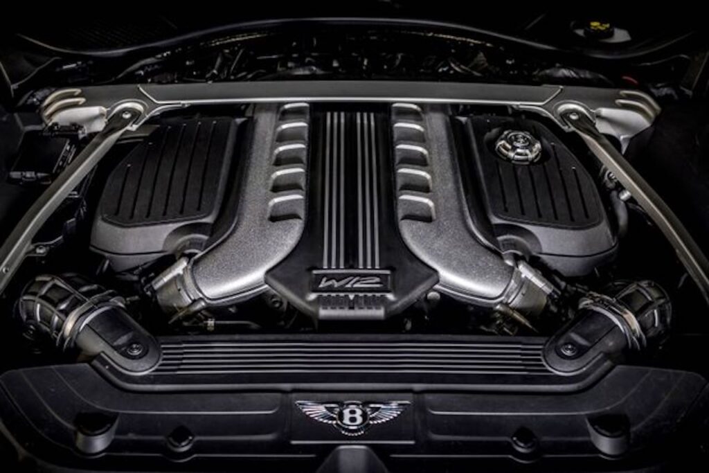 Bentley rimpiazzerà il W12 con un V8 ibrido plug-in