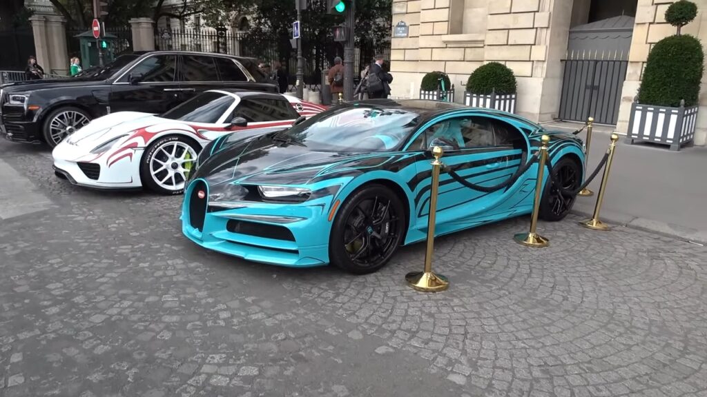 Bugatti Chiron: ecco la one-off dal vivo con livrea zebrata [VIDEO]