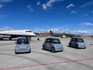 Citroën Ami: tre esemplari entrano a far parte della flotta dell’aeroporto di Genova [FOTO]