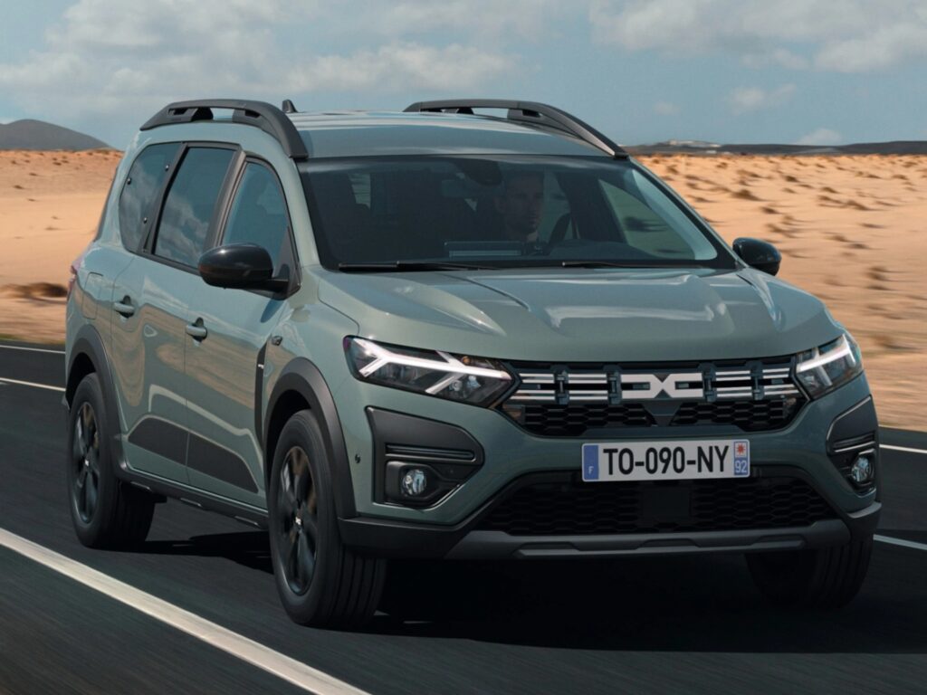 Dacia Jogger Hybrid e Duster Mat saranno svelate al Salone di Parigi