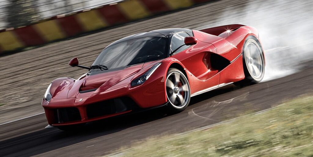 Ferrari svelerà il successore di LaFerrari nel 2024