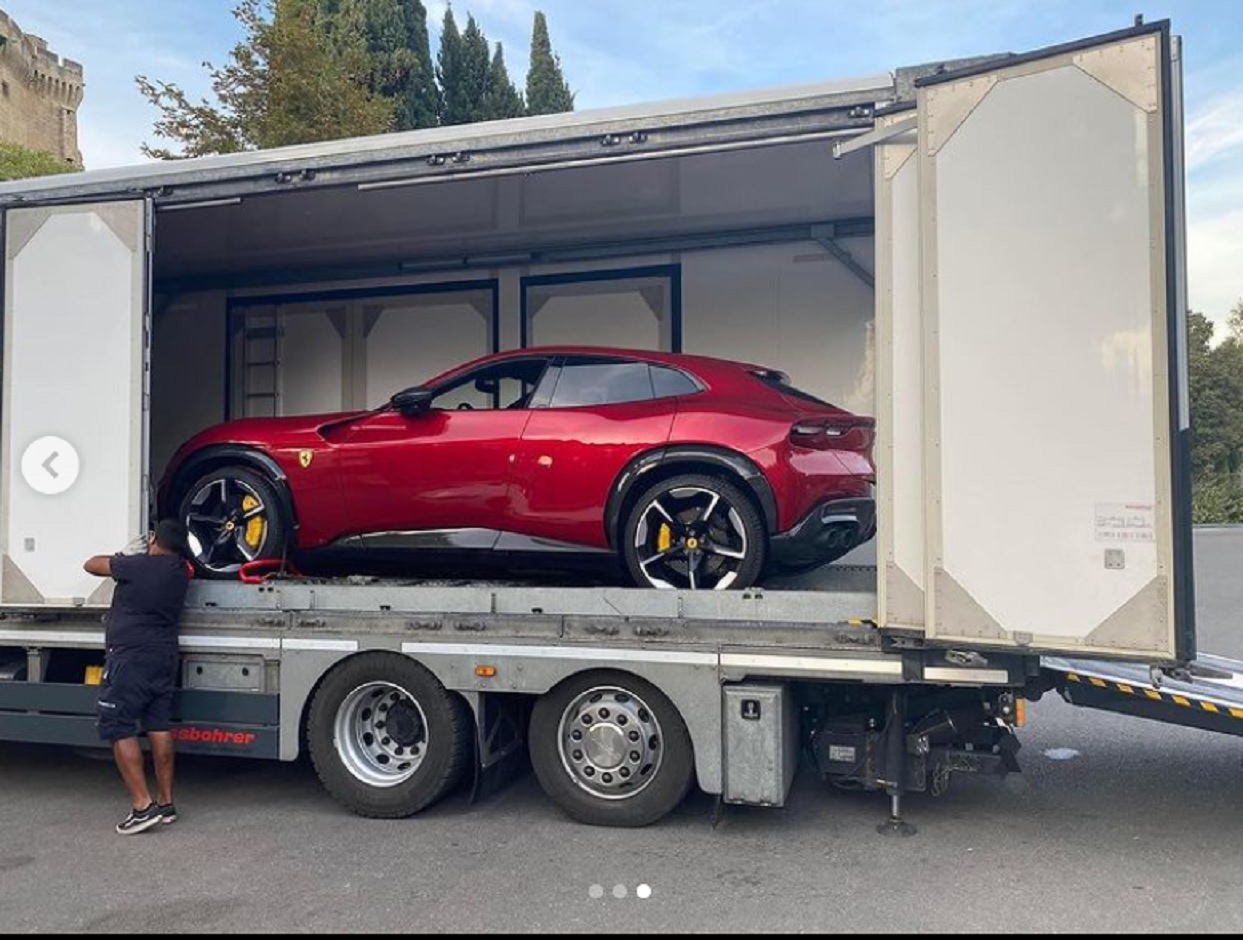 Ferrari Purosangue avvistata in Francia per il suo video promozionale
