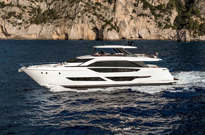 Ferretti Yachts 860: il nuovo lussuoso flybridge all’avanguardia