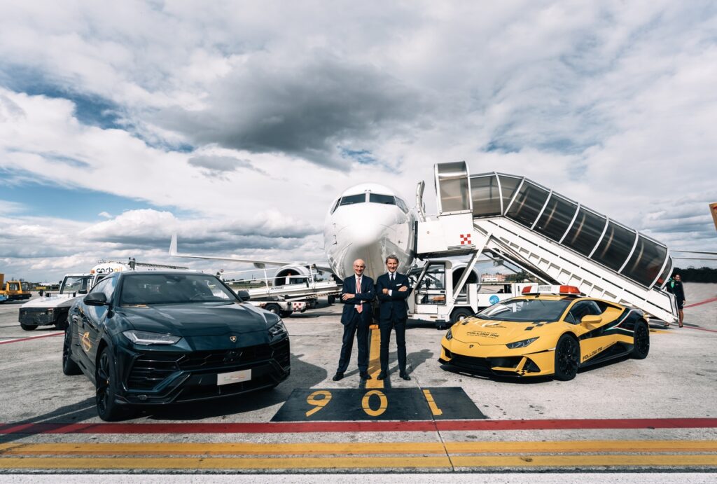 Lamborghini rinnova la partnership con l’aeroporto di Bologna [FOTO]
