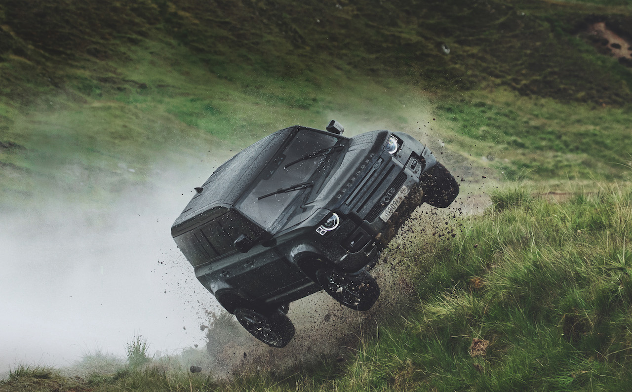 Land Rover Defender: le speciali vetture di No Time To Die vendute all’asta
