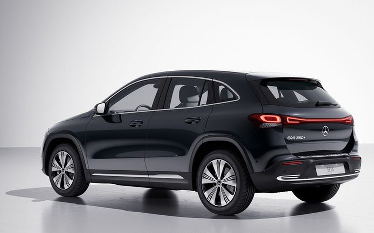 Mercedes EQA 250+: la versione da oltre 500 km di autonomia diventerà l’entry-level
