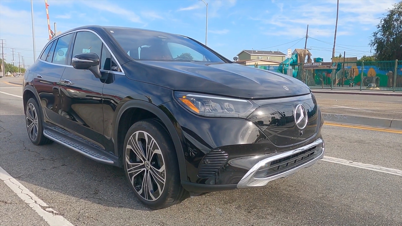 Mercedes EQE SUV prototipo senza camuffamento