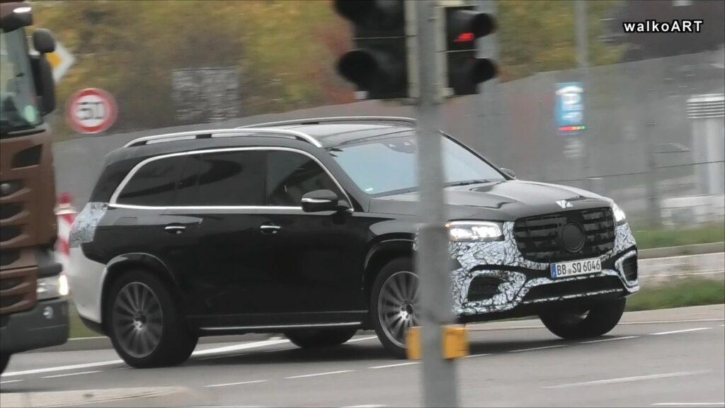 Mercedes GLS 2023: nuovo avvistamento sulle strade della Germania [VIDEO SPIA]