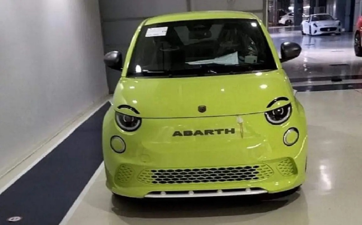 Nuova Abarth 500 elettrica: prima immagine senza veli