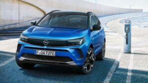 Opel Grandland PHEV: da 349 euro al mese con Scelta Opel e incentivi