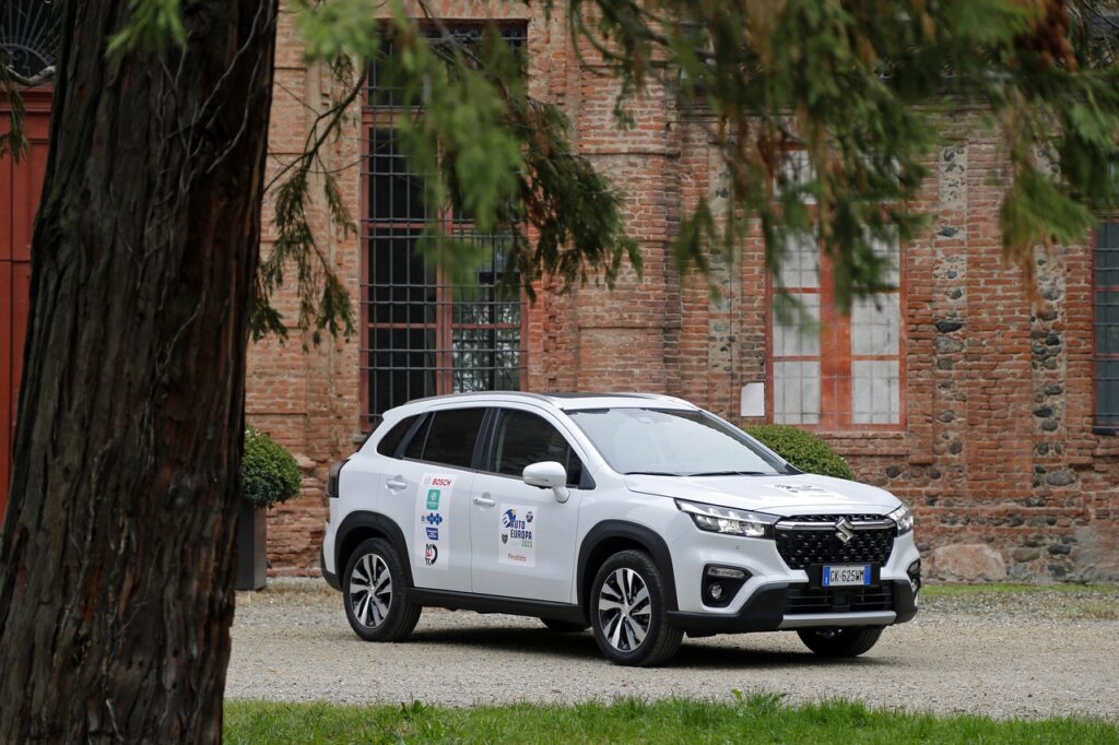 Suzuki S-Cross Hybrid conquista la Giuria Popolare di Auto Europa 2023