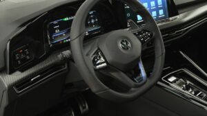 Volkswagen tornerà ai pulsanti sul volante