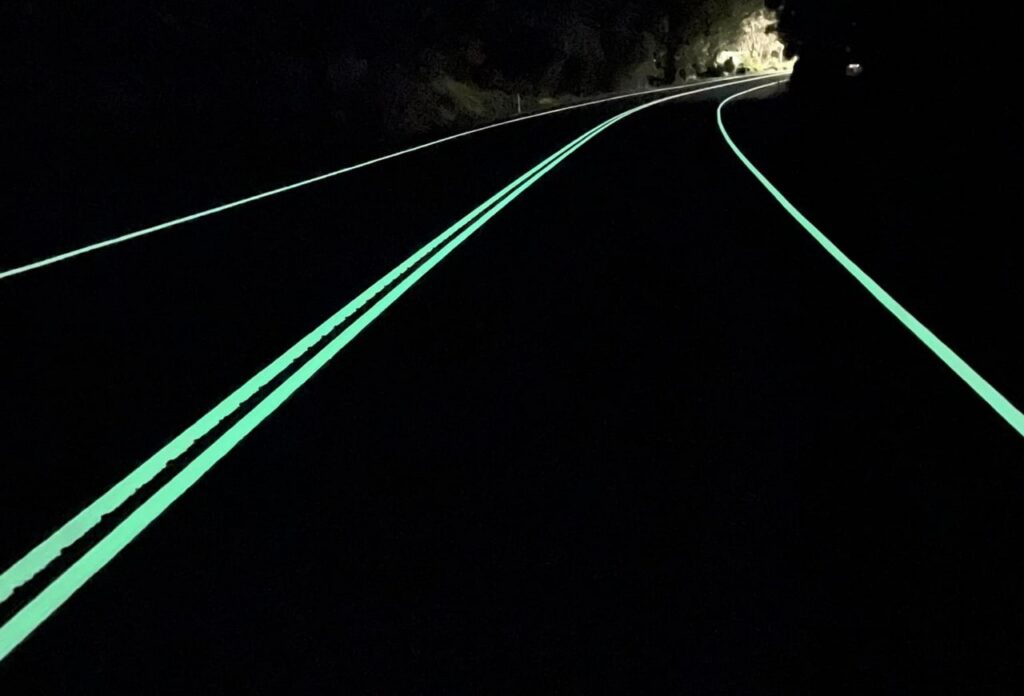 Autostrada fluorescente: l’illuminazione sperimentata in Australia