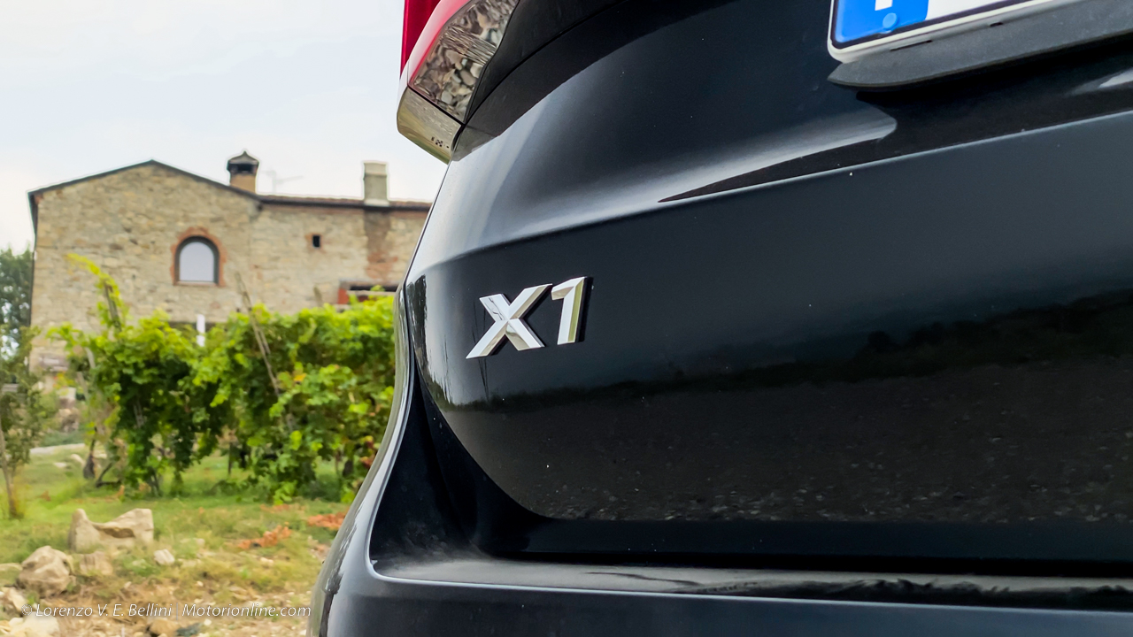 BMW X1 2022 - Retro
