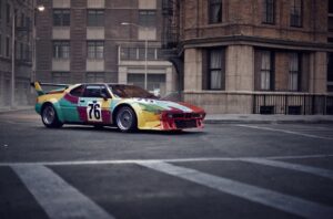 BMW M1: l’esemplare dipinto da Andy Warhol arriva a Milano