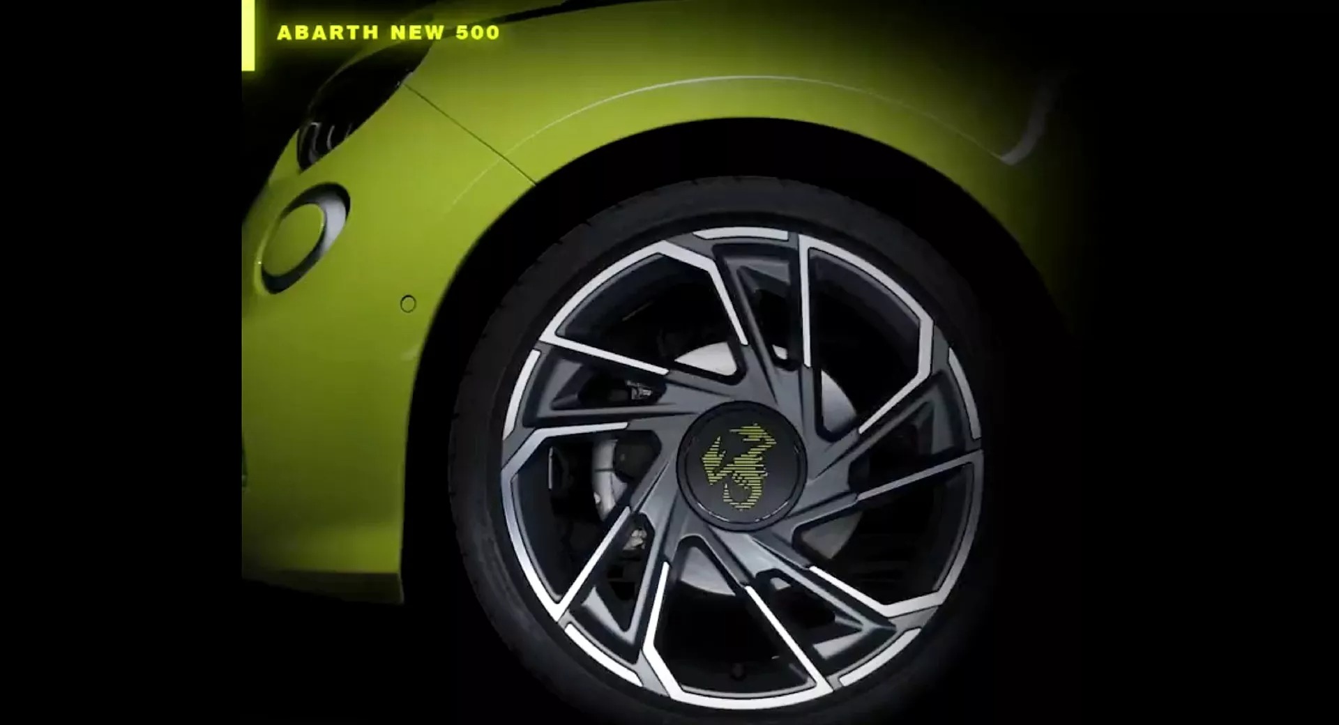 Abarth 500 EV: pubblicato nuovo teaser in vista del debutto