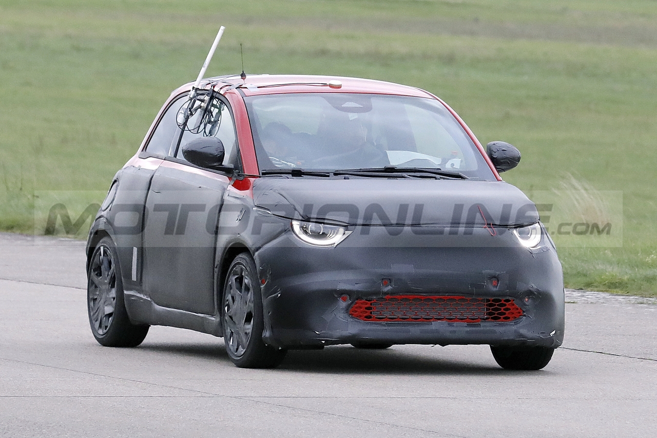 Abarth 500 Elettrica - Foto Spia 03-11-2022