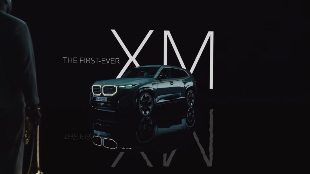 BMW XM protagonista nel suo primo spot pubblicitario [VIDEO]