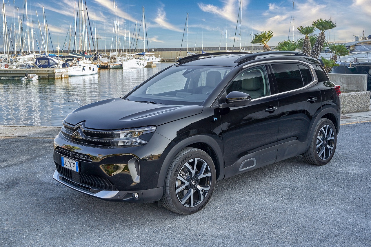 Citroën C5 Aircross Plug-in Hybrid visita la riviera dei fiori