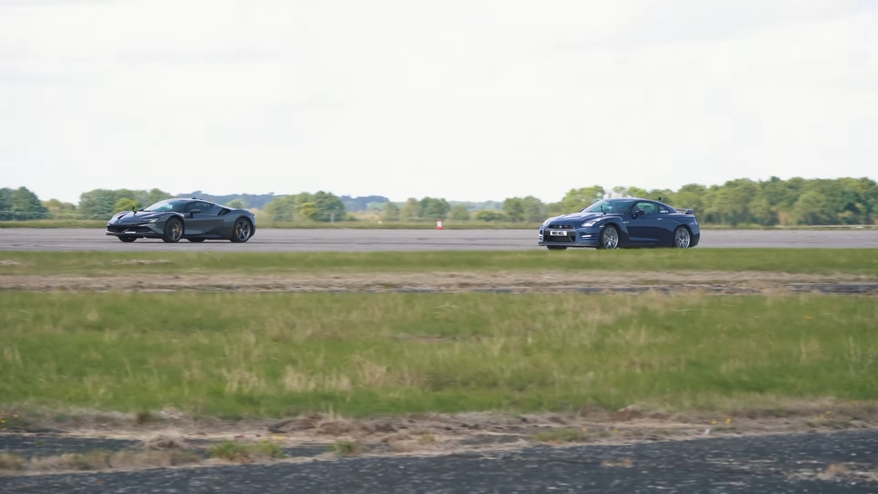 Ferrari SF90 Stradale vs Nissan GT-R drag race