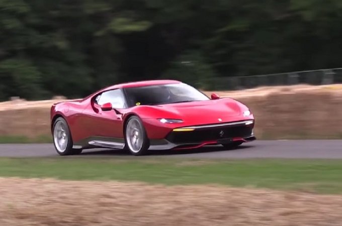 Ferrari SP38 Deborah: la spettacolare one-off in azione a Goodwood [VIDEO]