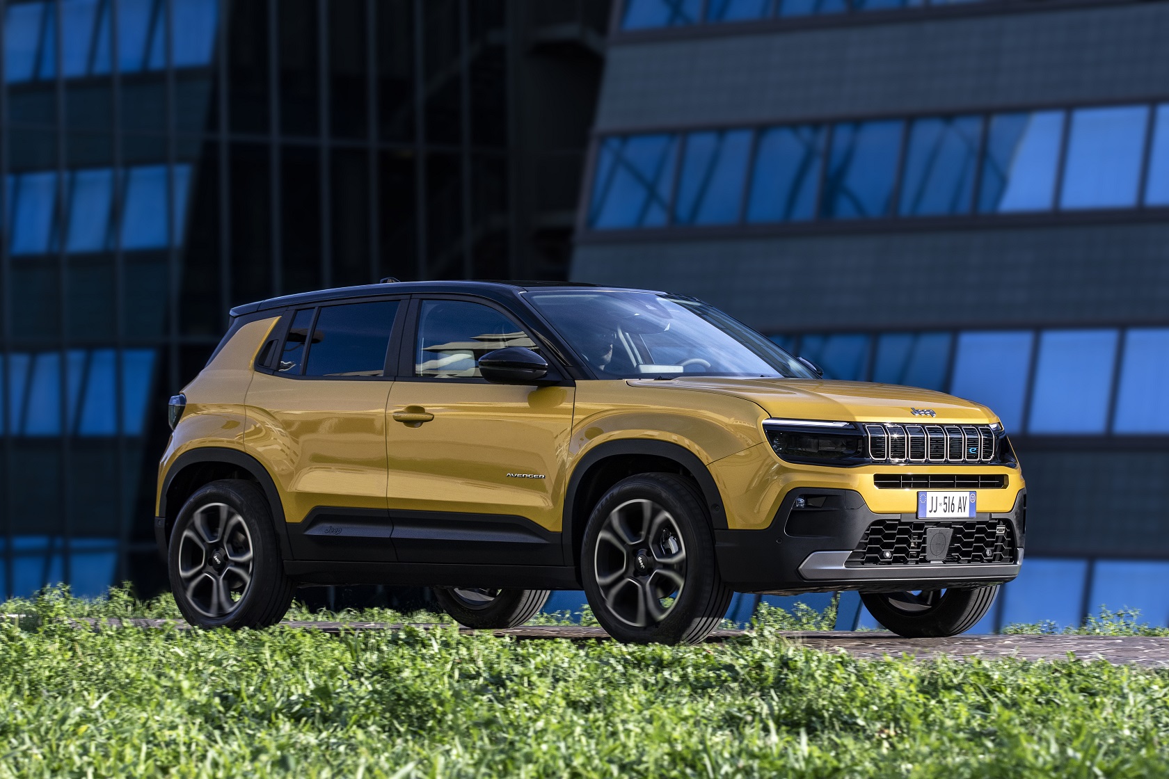 Jeep Avenger al via della Torino City Marathon