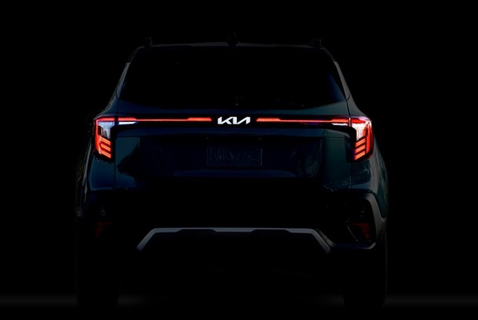 Kia Seltos 2024: primo assaggio del restyling, il debutto al Salone di Los Angeles [TEASER]