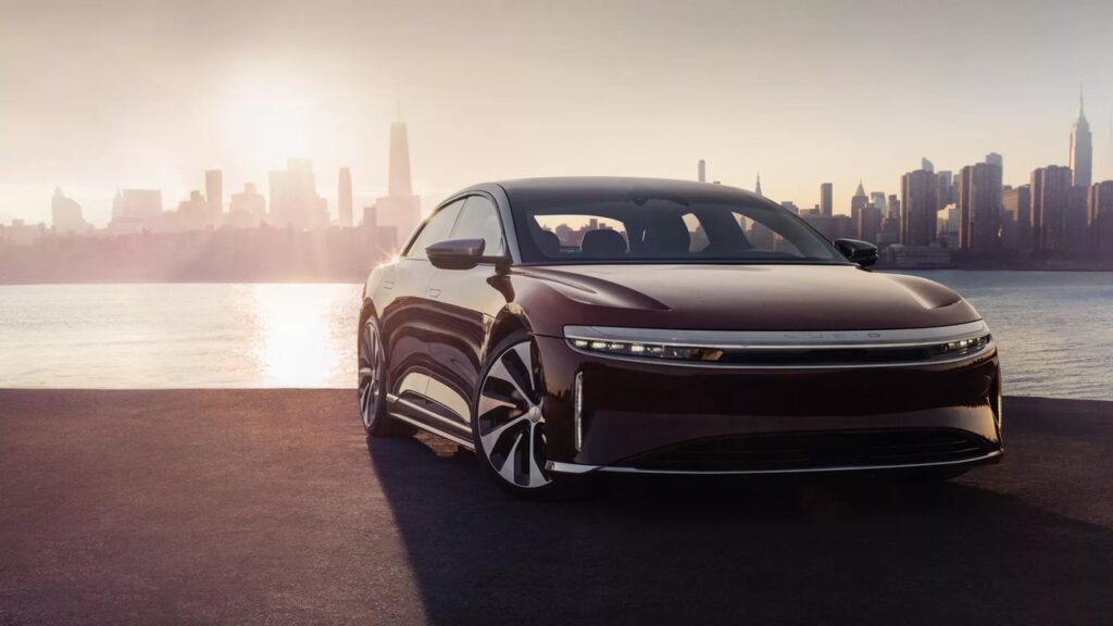 Lucid Air Pure: la versione entry-level propone fino a 660 km di autonomia