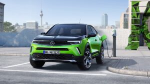 Opel Mokka-e: auto elettrica più venduta in Germania a ottobre nel suo segmento