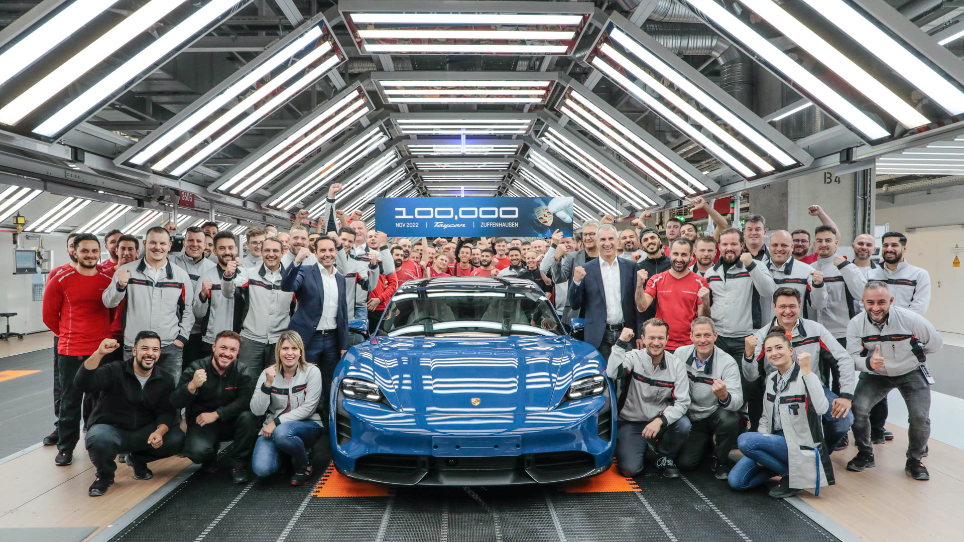 Porsche Taycan: prodotta l’unità numero 100 mila a Zuffenhausen