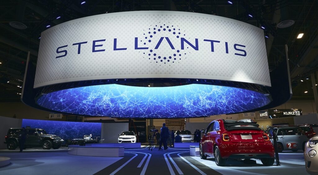 Stellantis prevede che i costi delle materie prime diminuiranno nel 2023