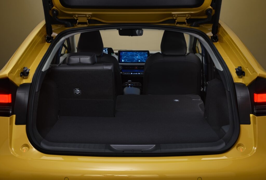 Toyota Prius Plug-in 2023