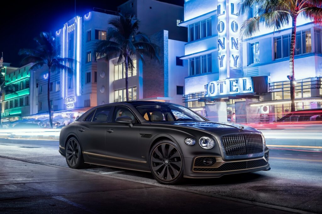 Bentley Flying Spur Hybrid: ecco la one-off curata da The Surgeon [FOTO]