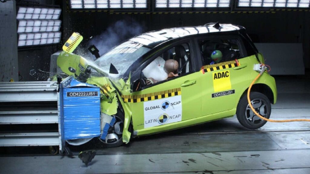 Auto elettrica cinese ottiene zero stelle nel crash test Latin NCAP [VIDEO]