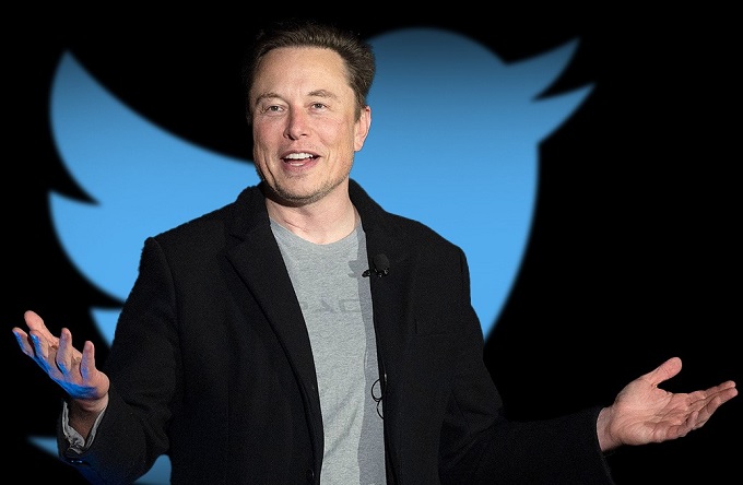Elon Musk, gli utenti di Twitter vogliono le sue dimissioni. Lui non ci sta e rilancia