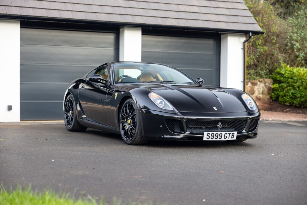 Ferrari 599 GTB Fiorano: all’asta l’esemplare appartenuto a Eric Clapton [FOTO]