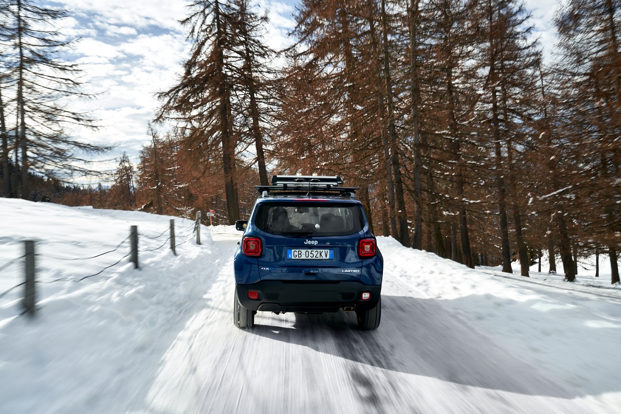 Jeep 4xe: un inverno sicuro, divertente e sostenibile con la gamma elettrificata di SUV