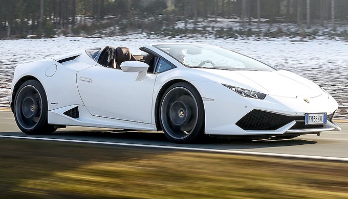 A 333 km/h in autostrada con la Lamborghini Huracan: la polizia tedesca sulle tracce dello youtuber