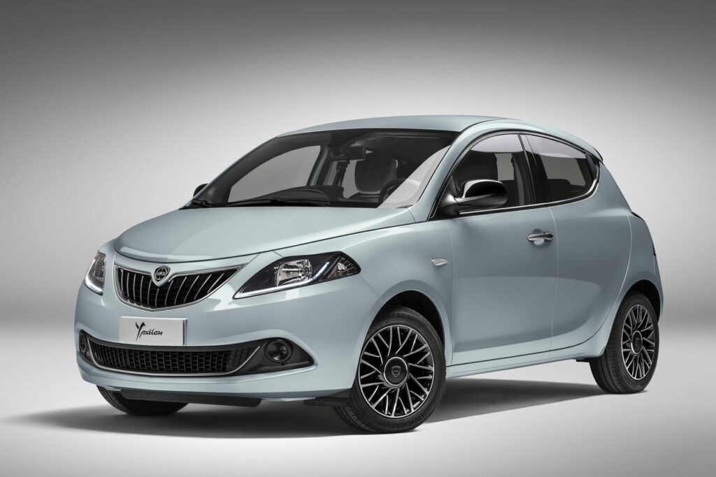 Lancia Ypsilon 2023: ecco la gamma italiana nel dettaglio