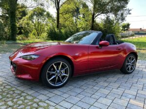 Mazda MX-5 2023: la promo riservata alla ST, con i nuovi allestimenti Kazari e Kizuna