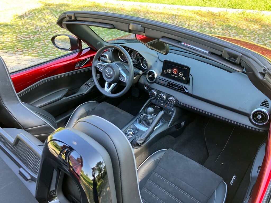 Mazda_MX_5_2023