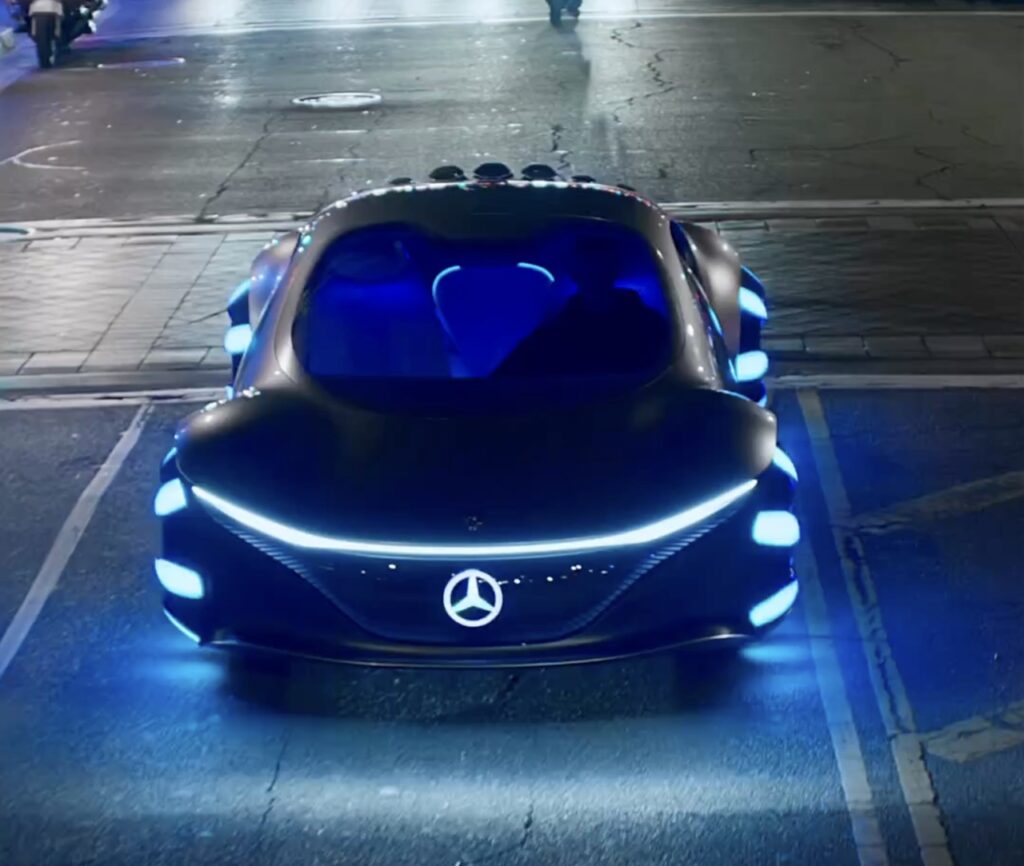Mercedes-Benz Vision AVTR sfila sulle strade di Los Angeles per l’anteprima di Avatar: La via dell’acqua [VIDEO]