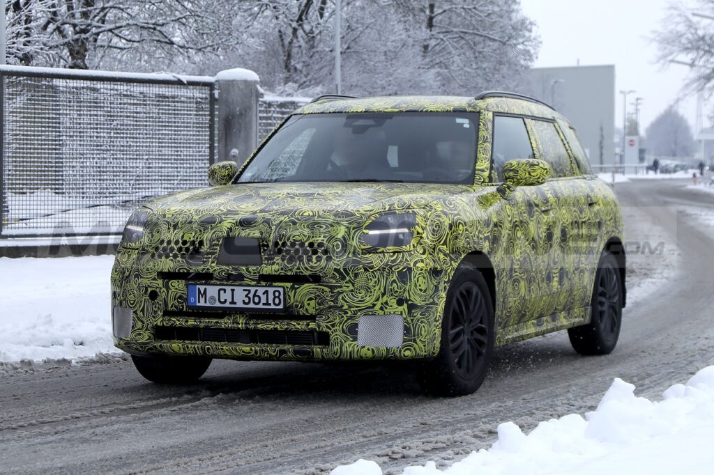 Mini Countryman 2024: la nuova generazione beccata sulle strade di Monaco [FOTO SPIA]