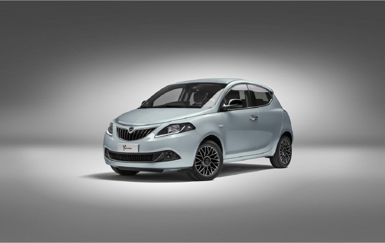 Nuova Lancia Ypsilon MY23: aperti gli ordini