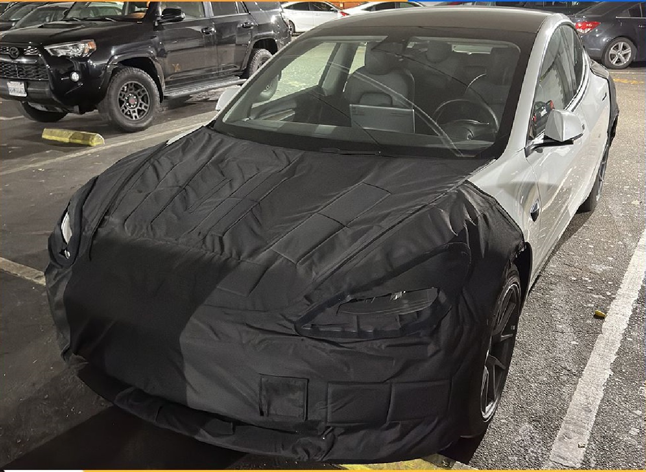 Nuova Tesla Model 3: prime foto spia del restyling